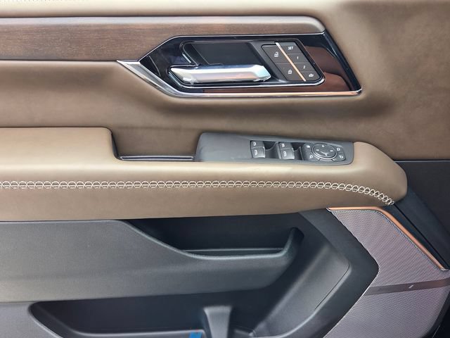 New 2026 GMC Yukon XL Denali Ultimate AWD/4WD image 14