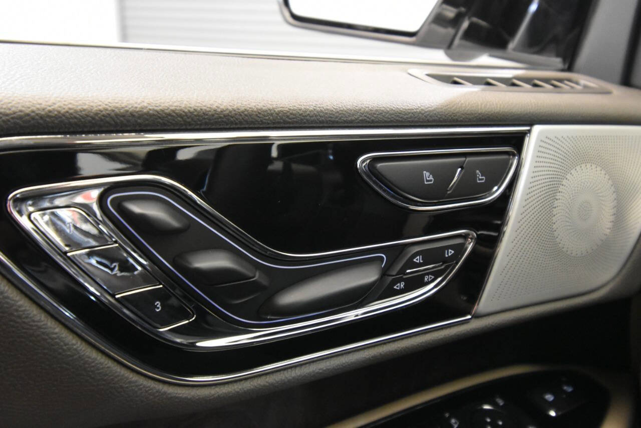 Used 2022 Lincoln Navigator Reserve image 36