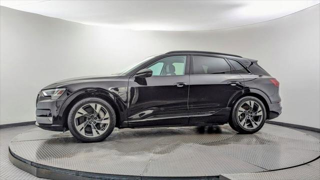 Used 2021 Audi e-tron Premium w/ Convenience Plus Package image 3