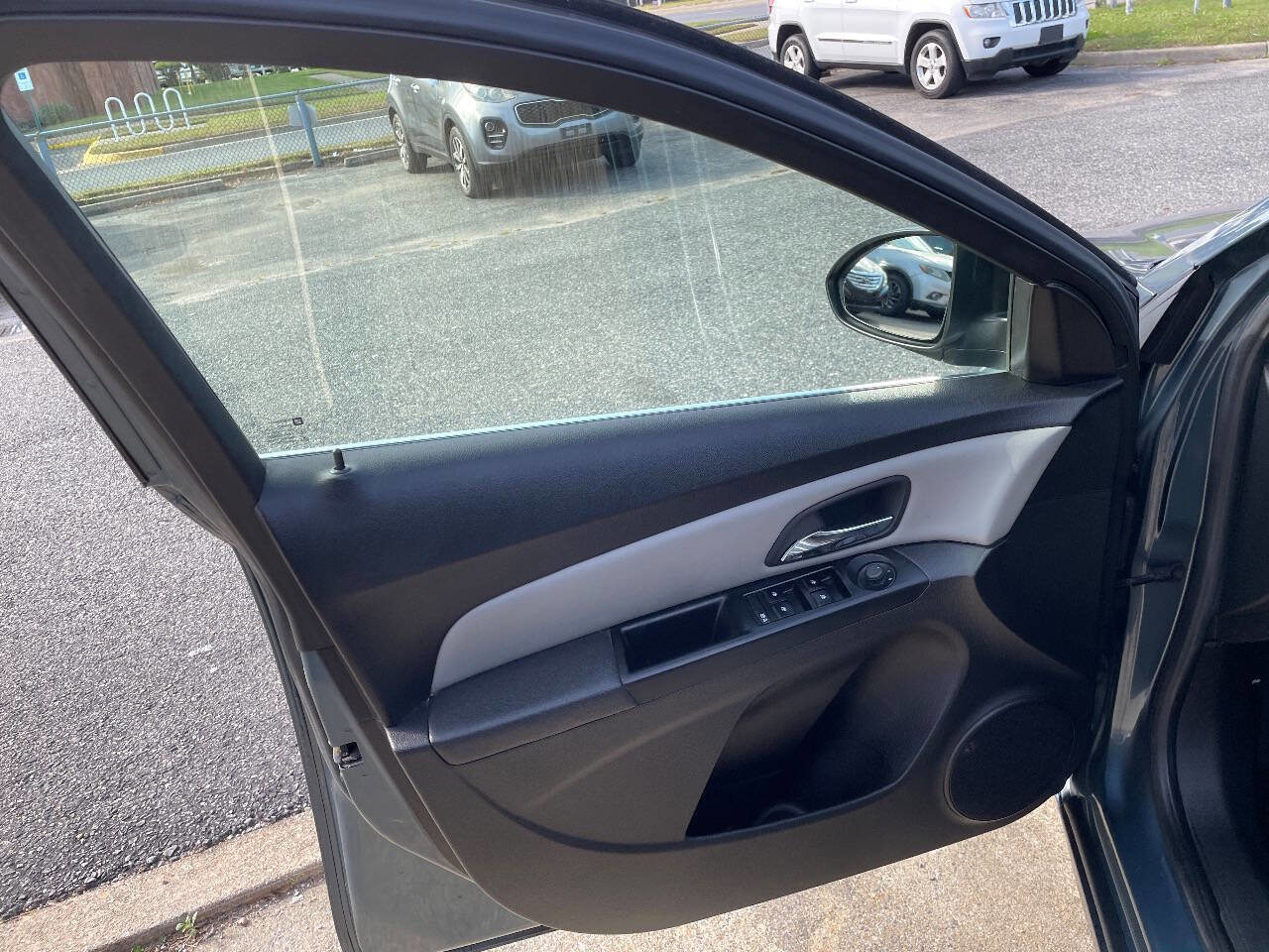 Used 2012 Chevrolet Cruze LS w/ Connectivity Package image 10