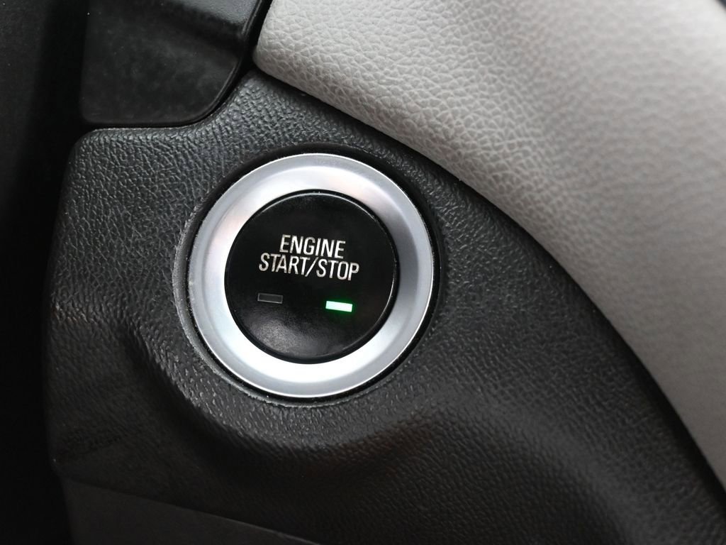 Used 2021 Chevrolet Equinox LS image 28