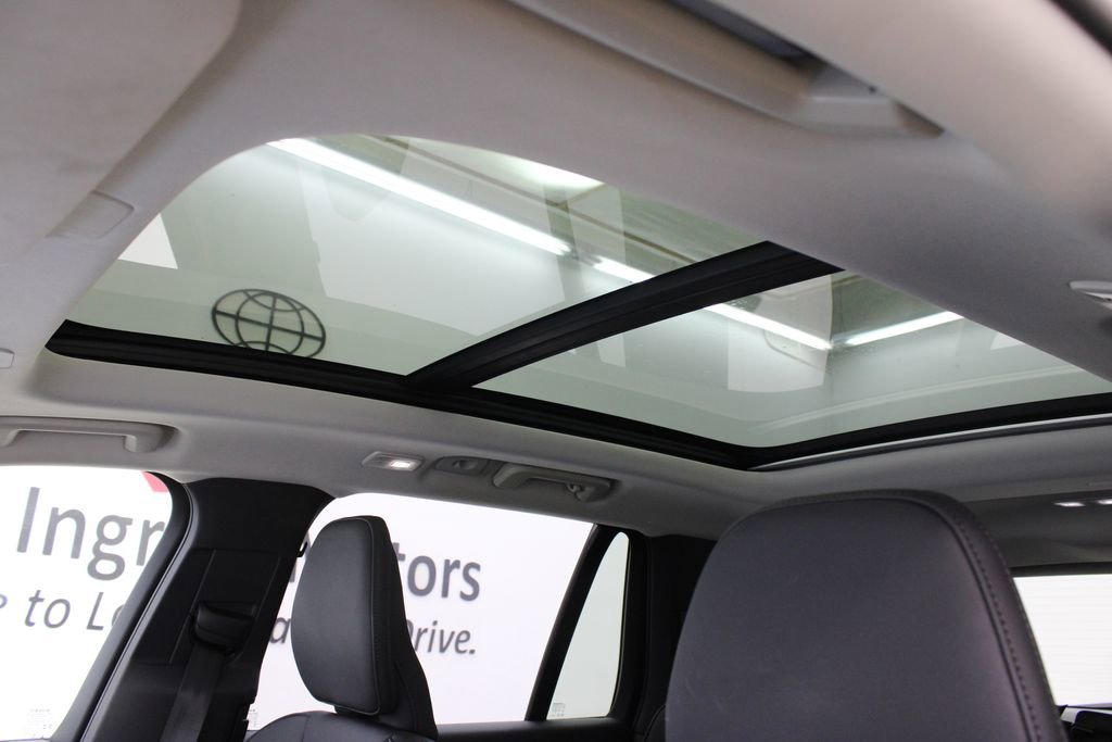 Certified 2025 Volvo XC90 B6 Plus AWD/4WD image 13