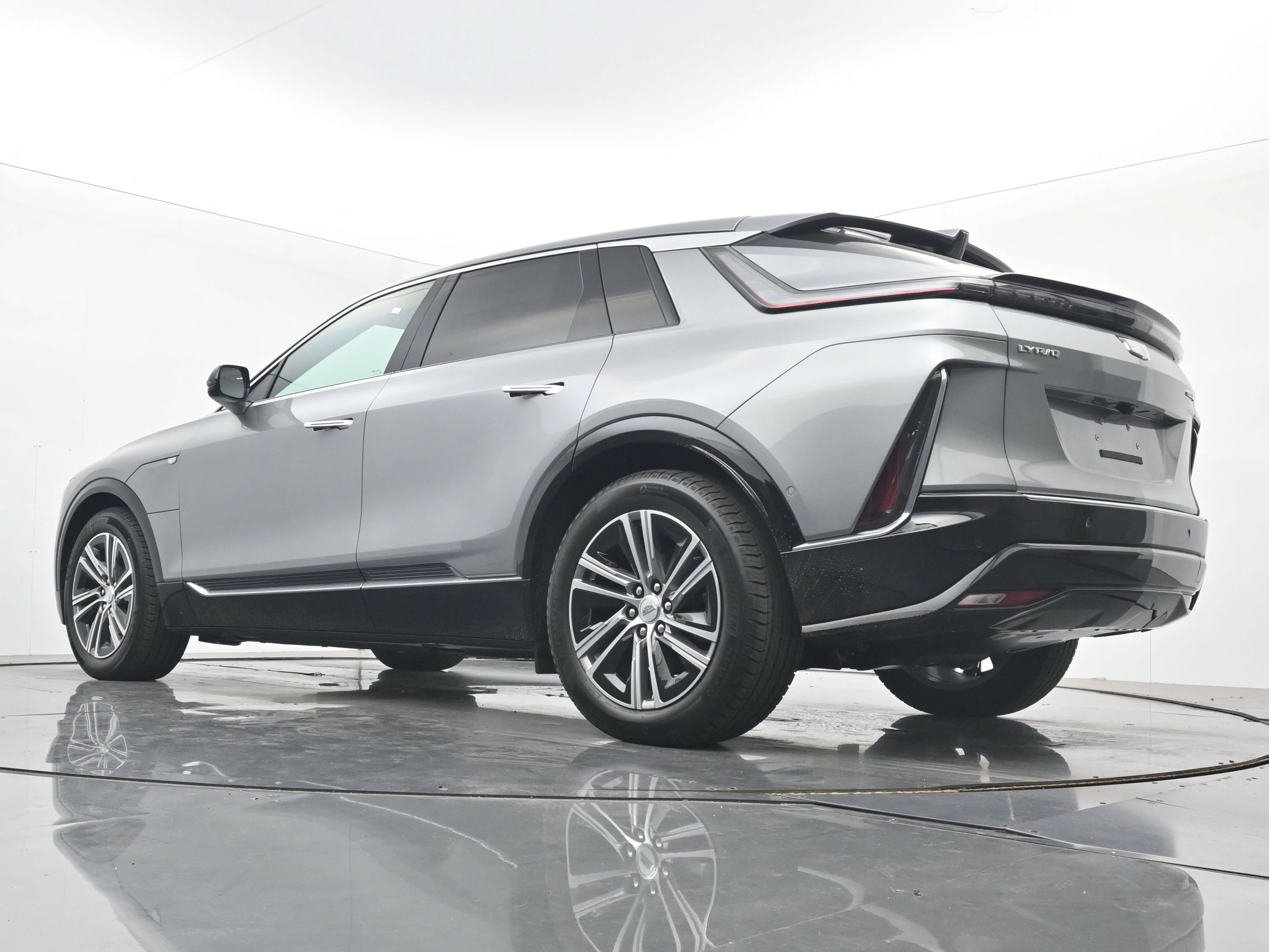 New 2026 Cadillac Lyriq Luxury AWD/4WD image 17