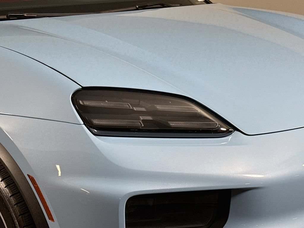 Certified 2025 Porsche Macan Electric RWD image 23