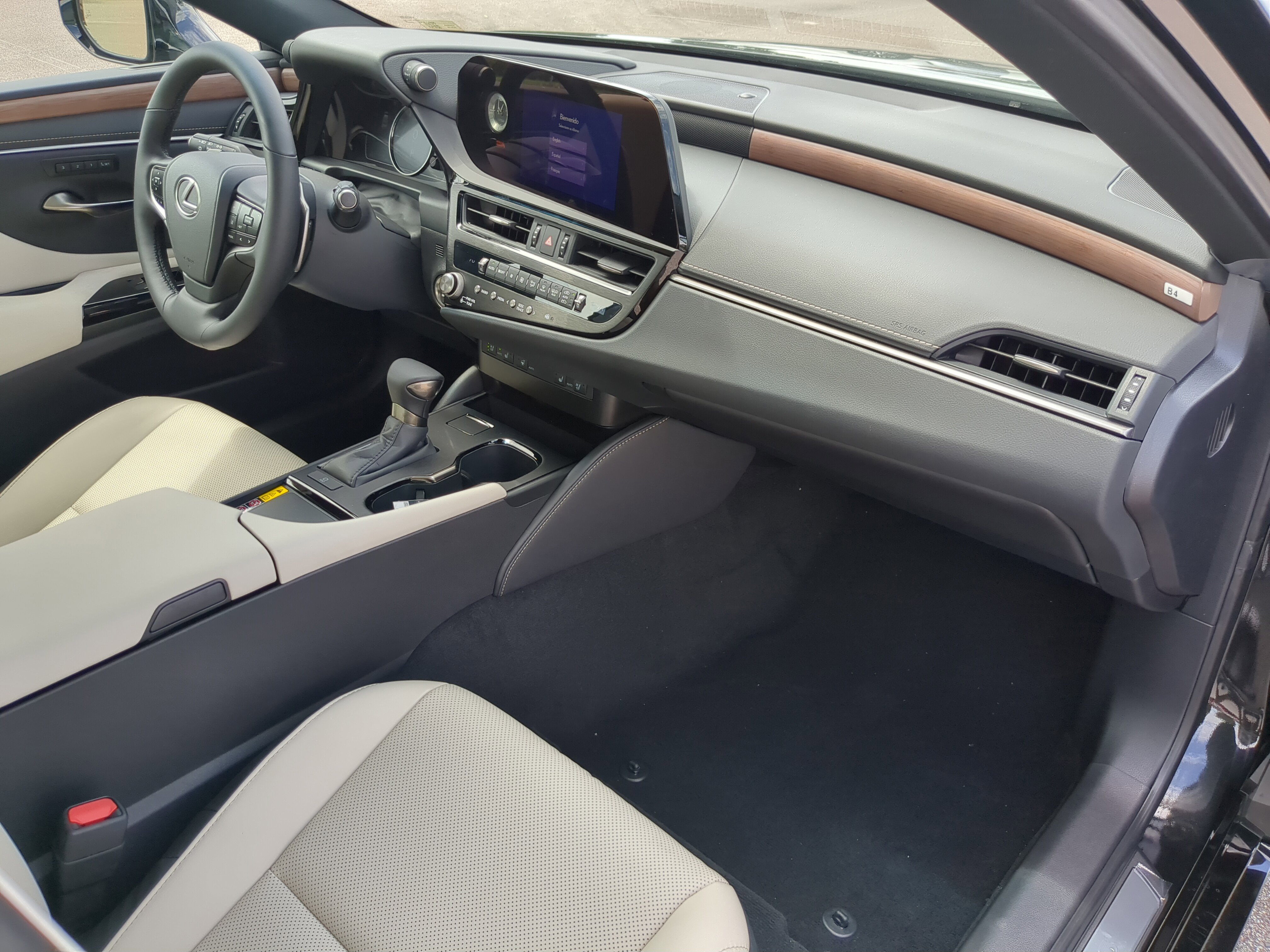 New 2025 Lexus ES 350 w/ Premium Package image 11