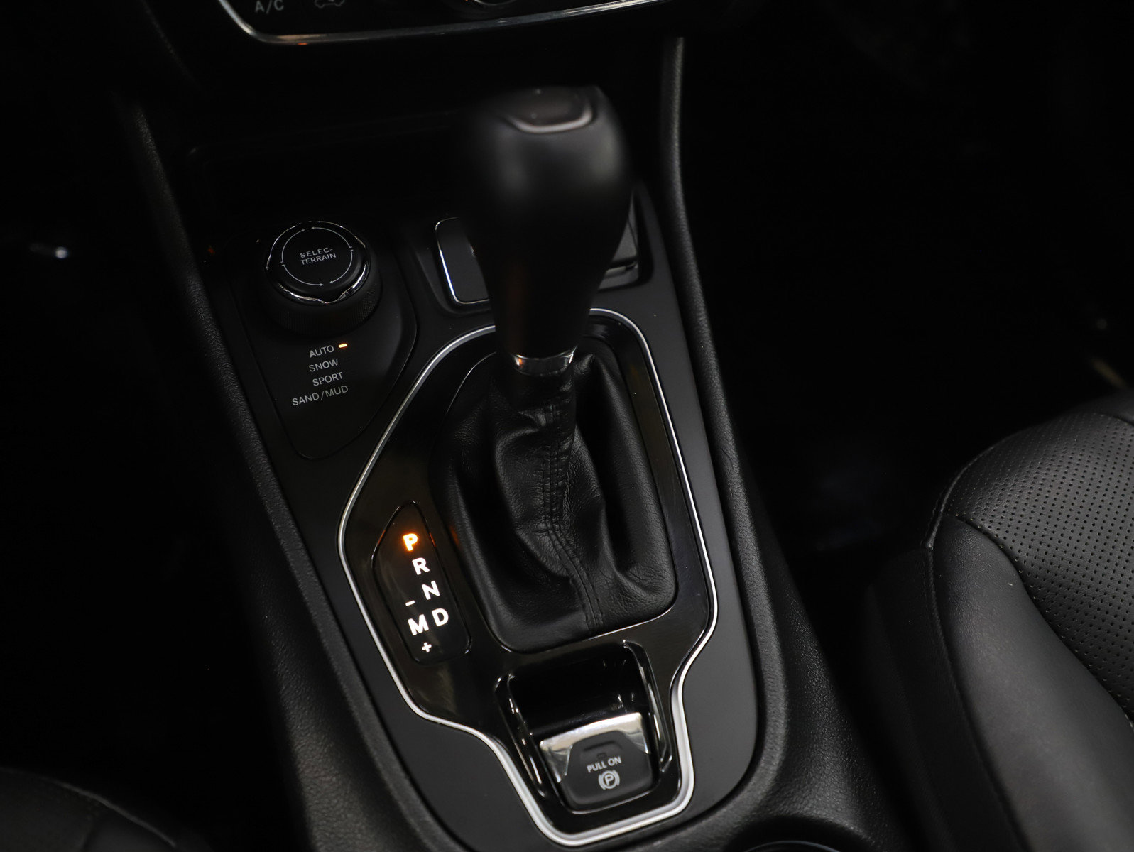 Used 2019 Jeep Cherokee Limited image 25