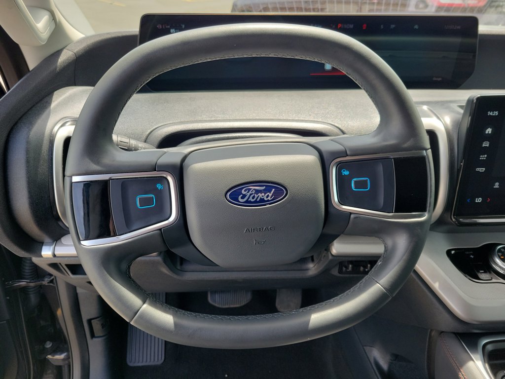 Used 2025 Ford Expedition Active RWD image 26
