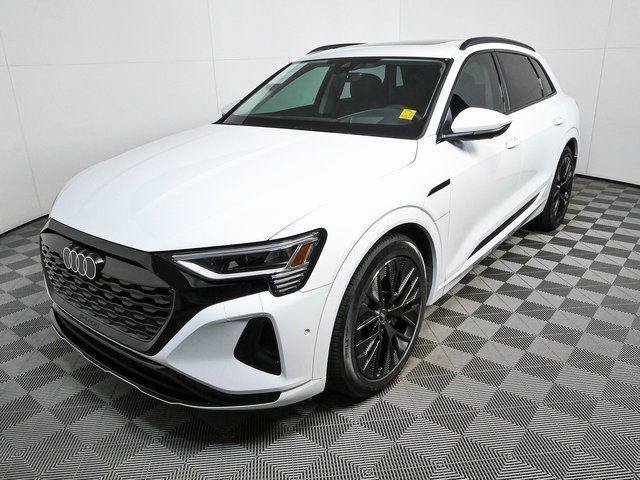 Used 2024 Audi Q8 e-tron Premium Plus AWD/4WD image 34