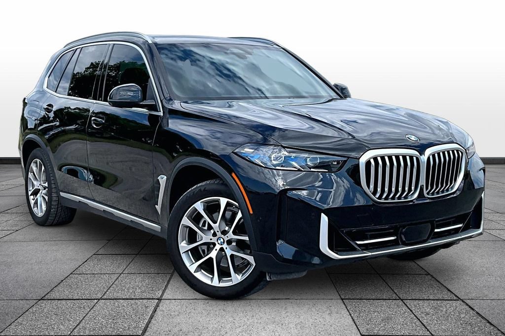 Used 2024 BMW X5 xDrive40i w/ Premium Package AWD/4WD image 2