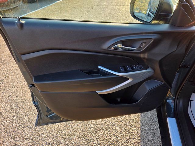 New 2026 Chevrolet Trax LS image 7