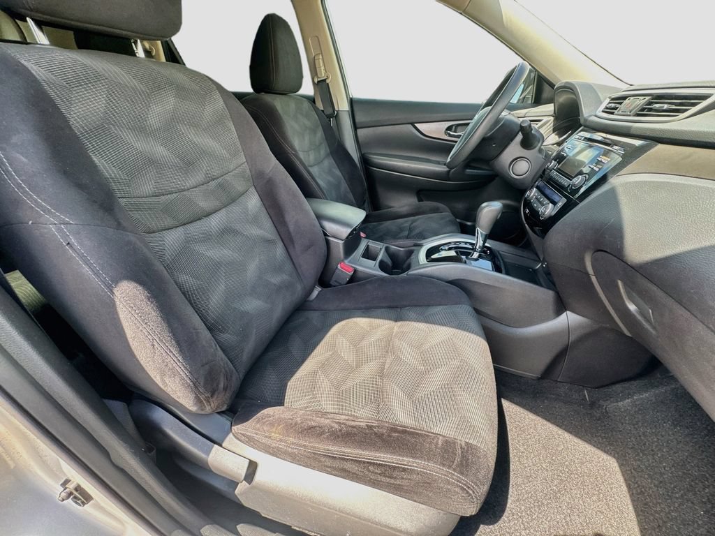 Used 2014 Nissan Rogue SV FWD image 33