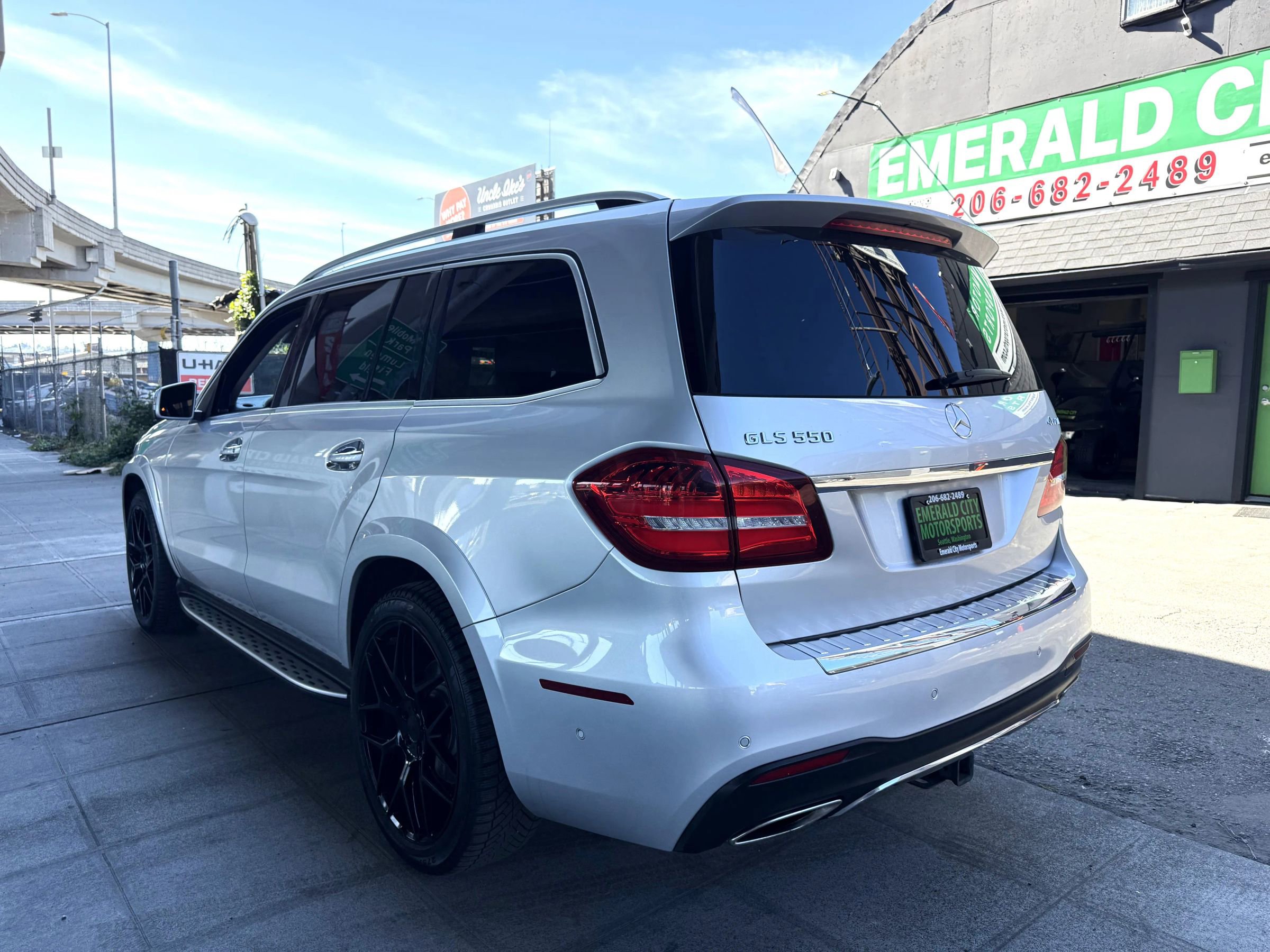 Used 2017 Mercedes-Benz GLS 550 4MATIC image 8