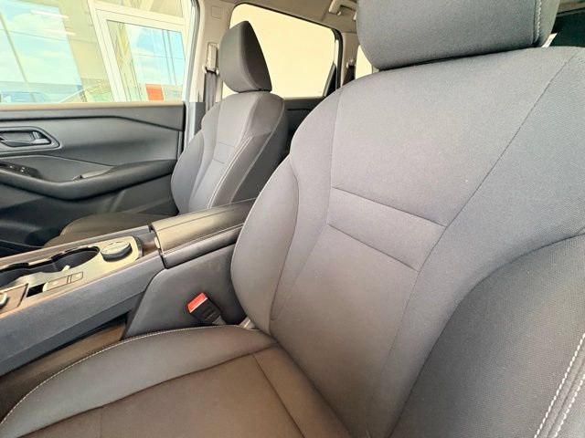 Used 2024 Nissan Rogue S AWD/4WD image 20