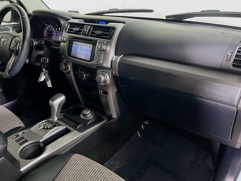 Used 2015 Toyota 4Runner SR5 AWD/4WD image 24