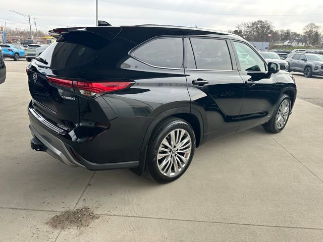 Used 2023 Toyota Highlander Platinum image 7