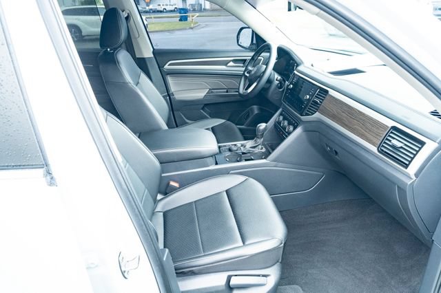 Certified 2022 Volkswagen Atlas SE w/ Black Wheel Package AWD/4WD image 43