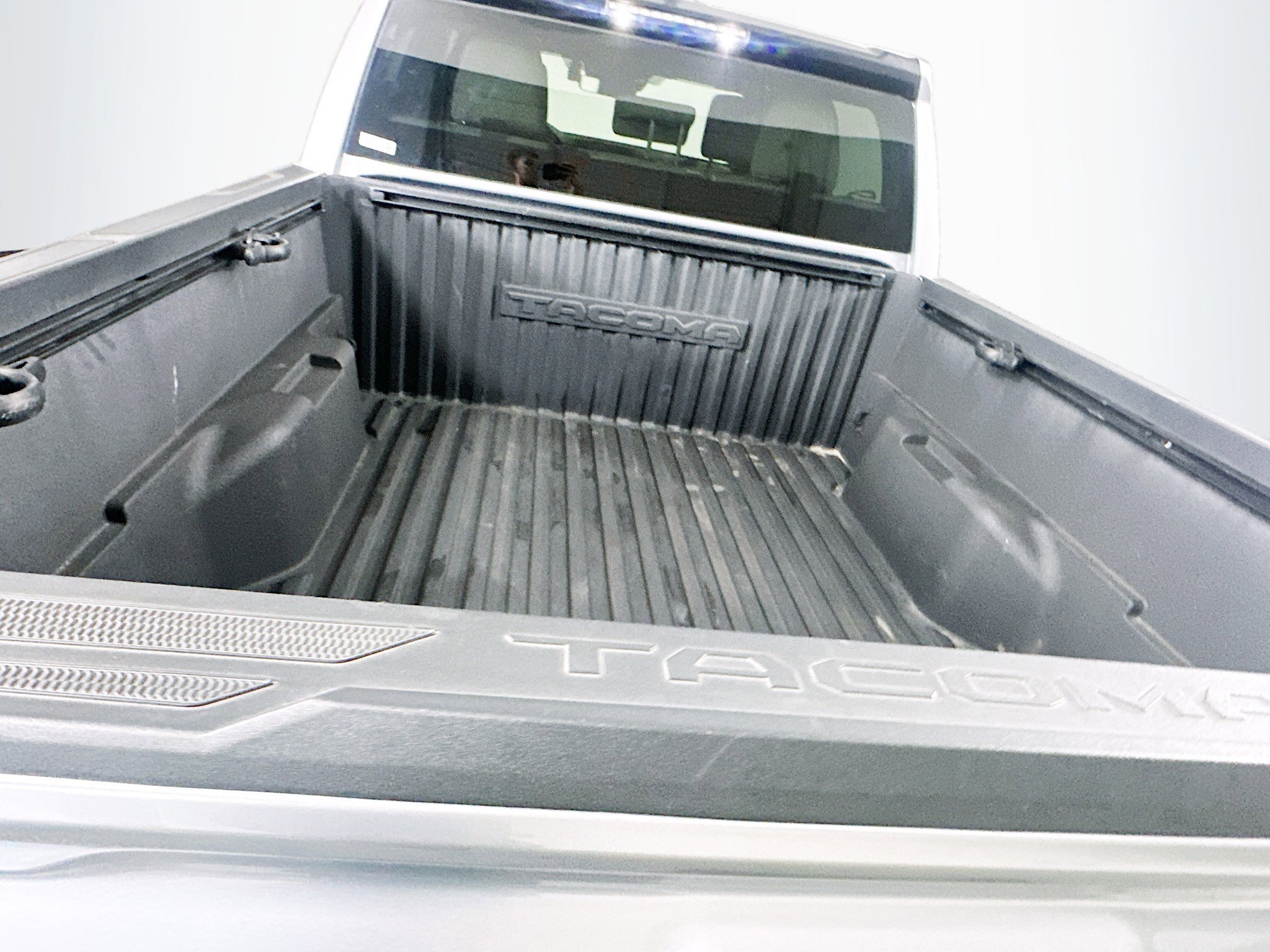 Used 2024 Toyota Tacoma SR5 RWD image 28