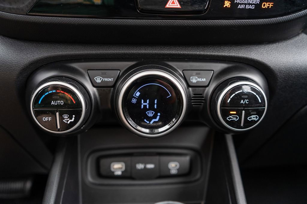 Certified 2023 Hyundai Venue SEL image 28