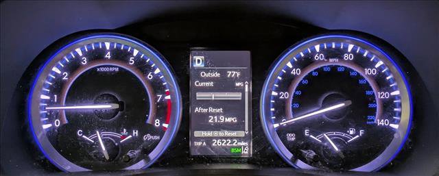 Used 2019 Toyota Highlander XLE AWD/4WD image 11