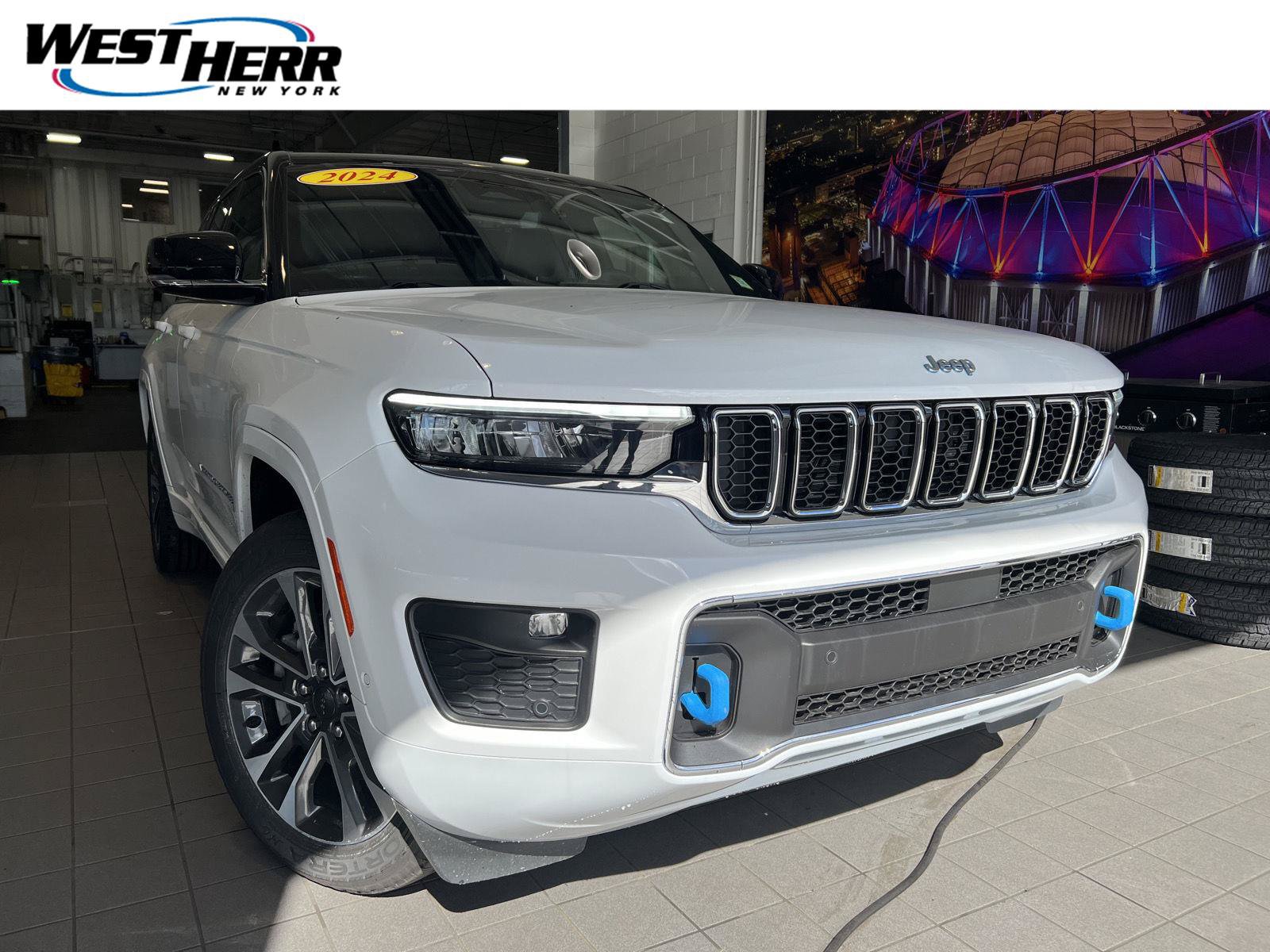 Used 2024 Jeep Grand Cherokee Overland w/ Luxury Tech Group IV AWD/4WD image 1