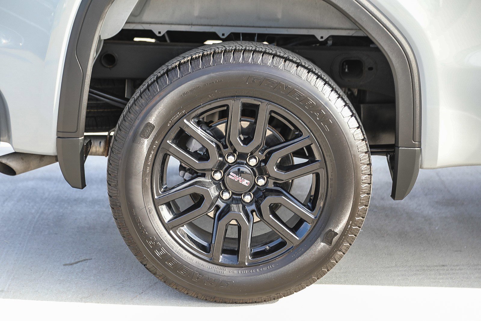 Used 2024 GMC Sierra 1500 Elevation image 11