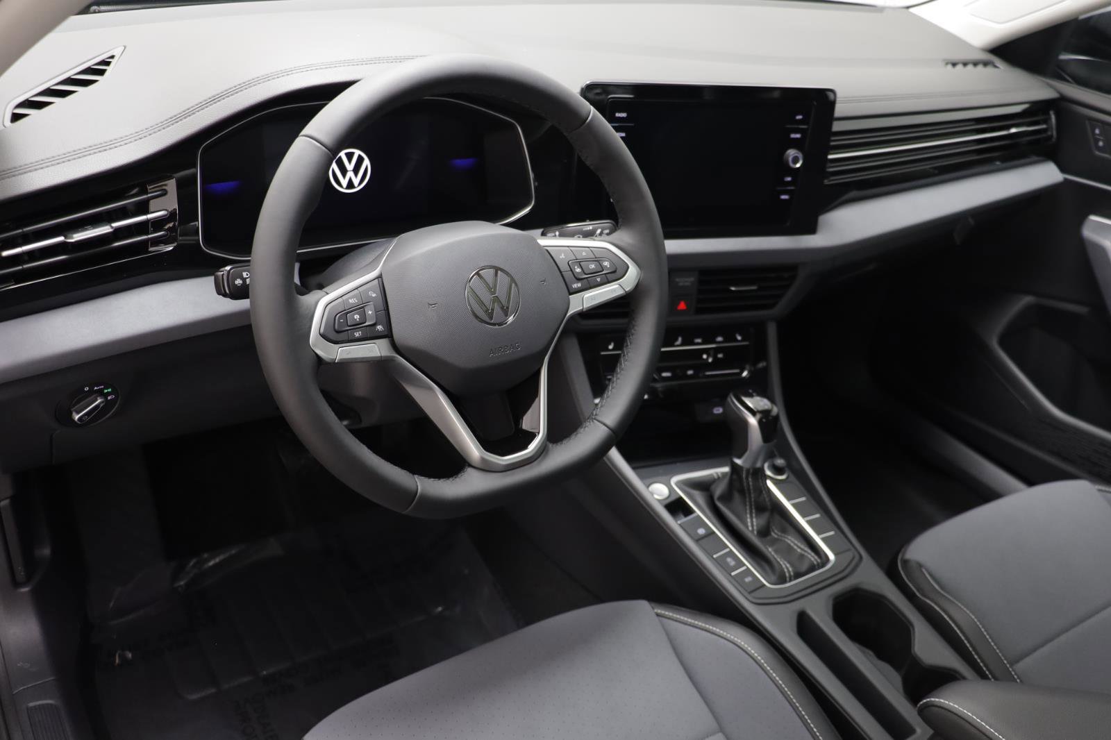 New 2026 Volkswagen Jetta SE image 6