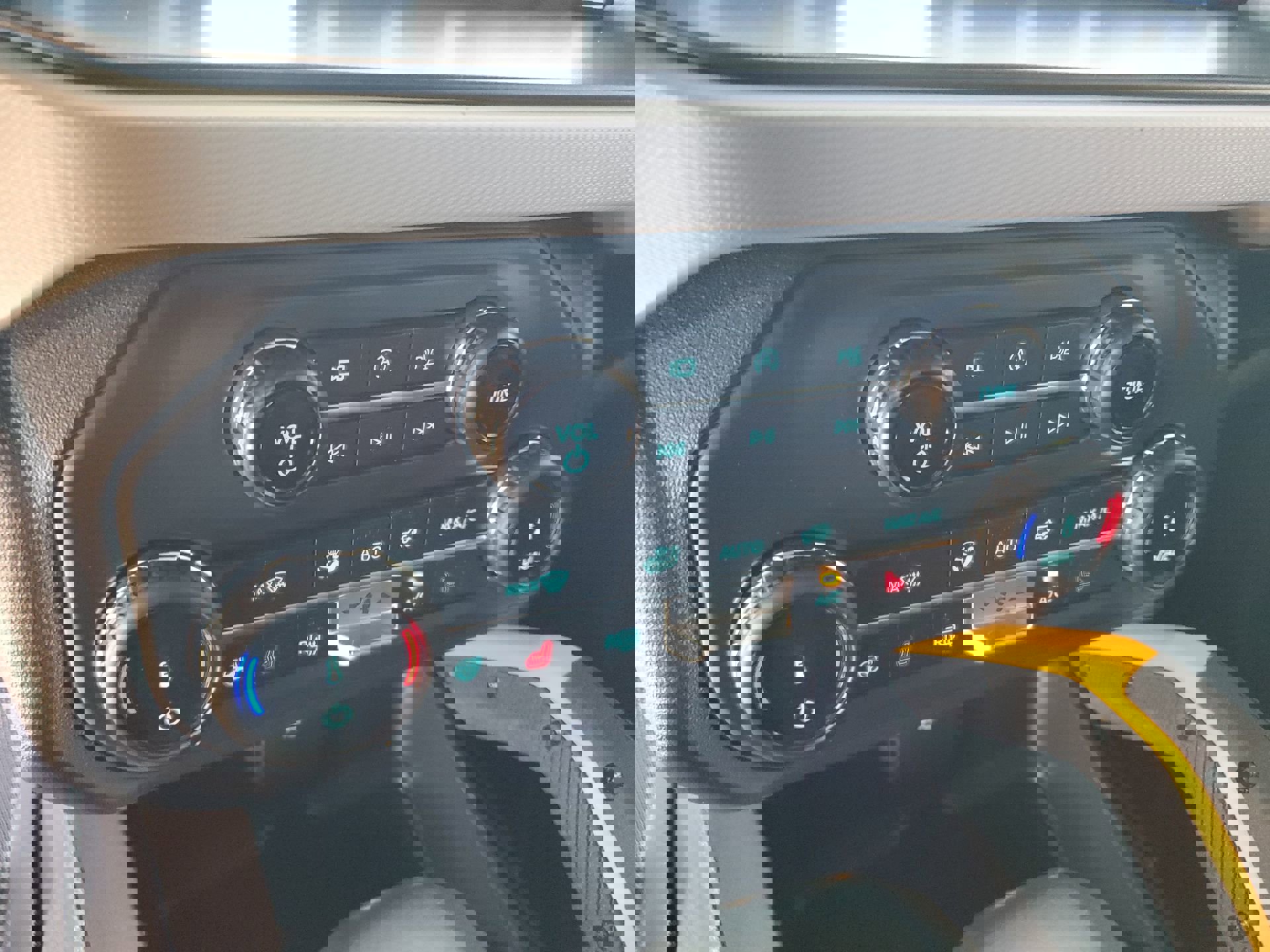 Used 2022 Ford Bronco Badlands image 73