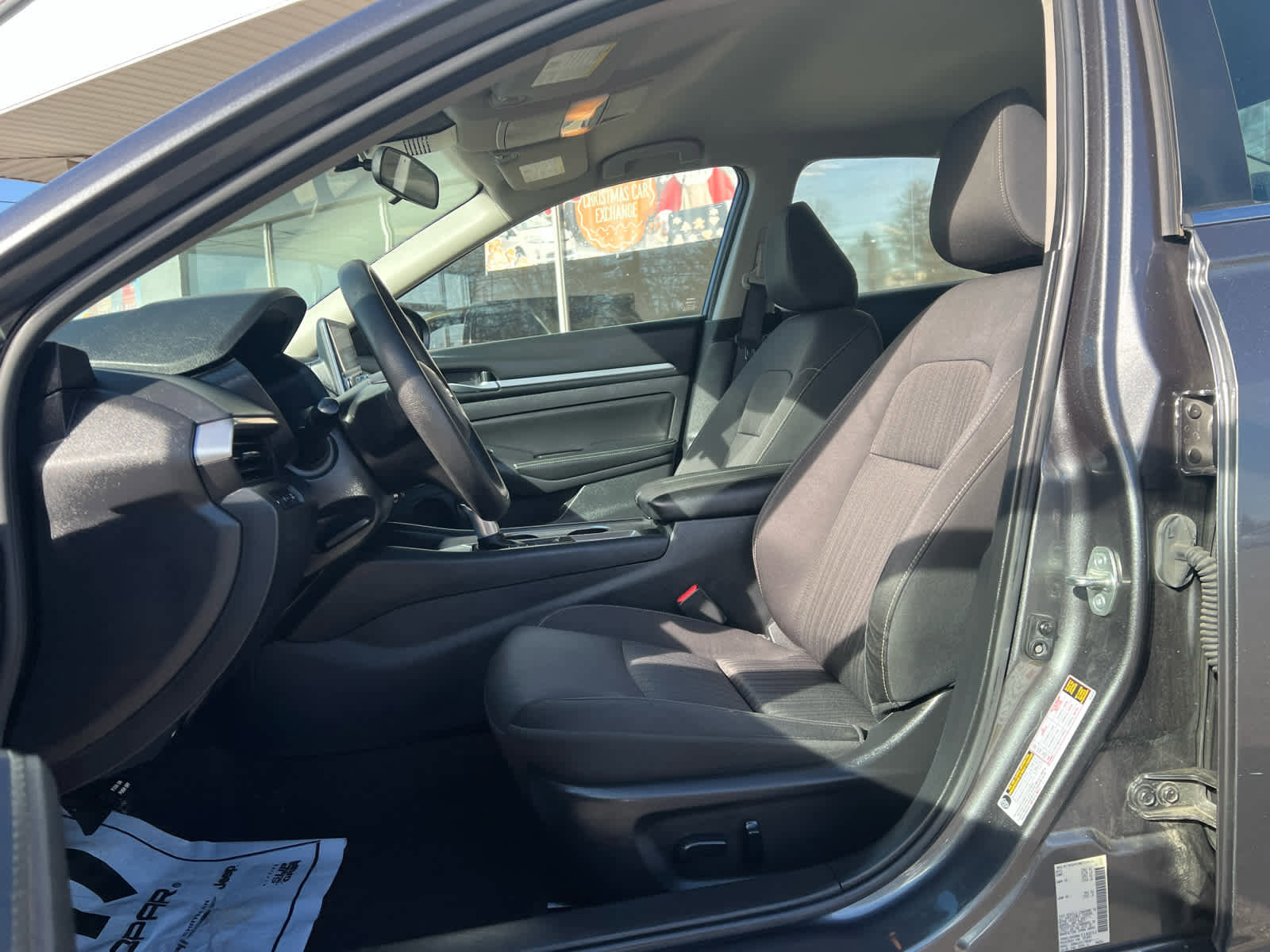 Used 2022 Nissan Altima 2.5 SV image 17