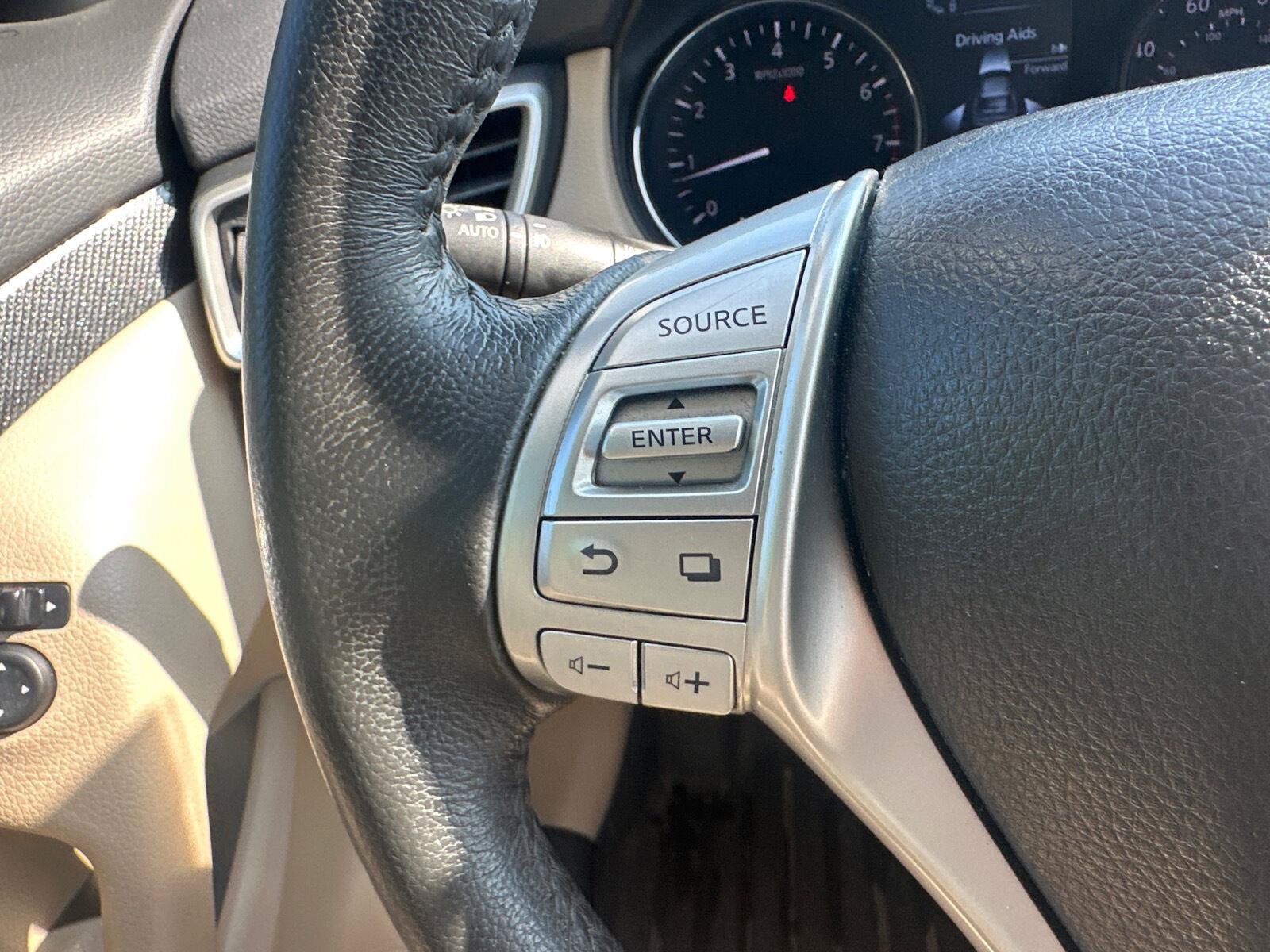 Used 2016 Nissan Rogue SL w/ SL Premium Package AWD/4WD image 19