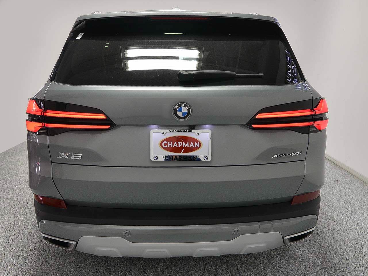 Used 2025 BMW X5 xDrive40i w/ Parking Assistance Package AWD/4WD image 4
