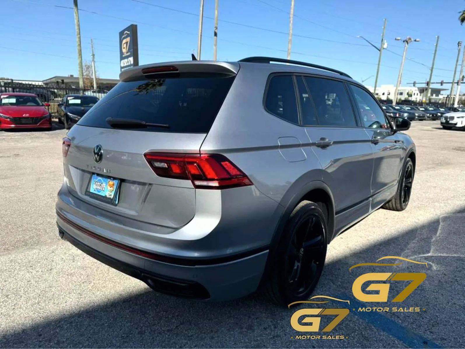 Used 2023 Volkswagen Tiguan SE R-Line FWD image 6