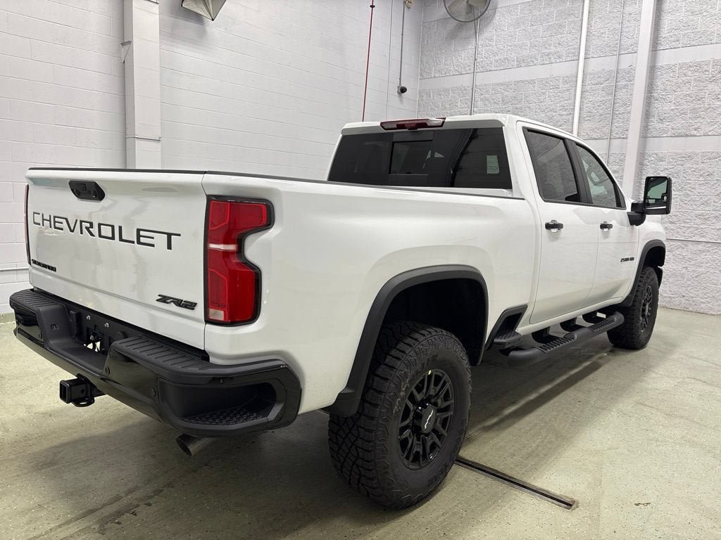 New 2026 Chevrolet Silverado 2500 ZR2 w/ LPO, Dark Essentials Package AWD/4WD image 4