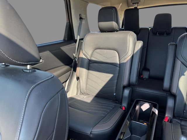 Certified 2024 Nissan Pathfinder Platinum AWD/4WD image 16