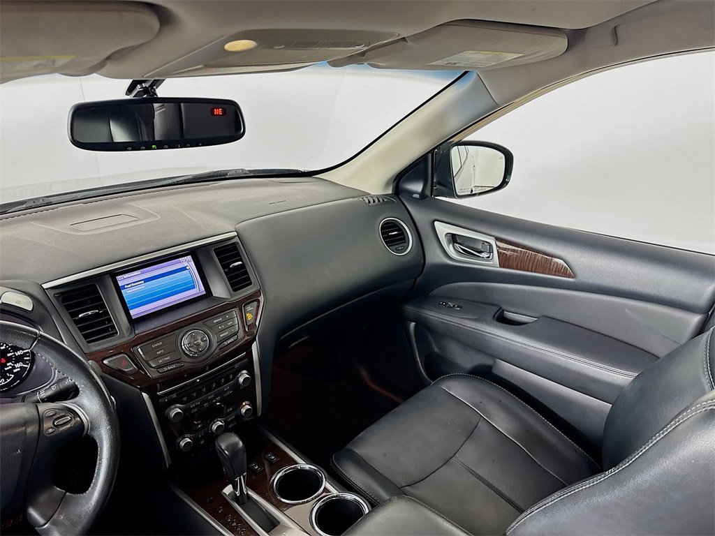 Used 2015 Nissan Pathfinder SL image 23
