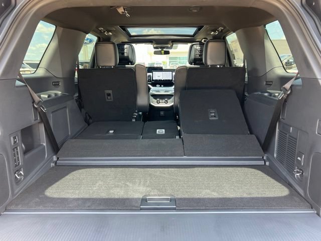 New 2027 Ford Expedition Platinum w/ Stealth Appearance Package RWD image 28
