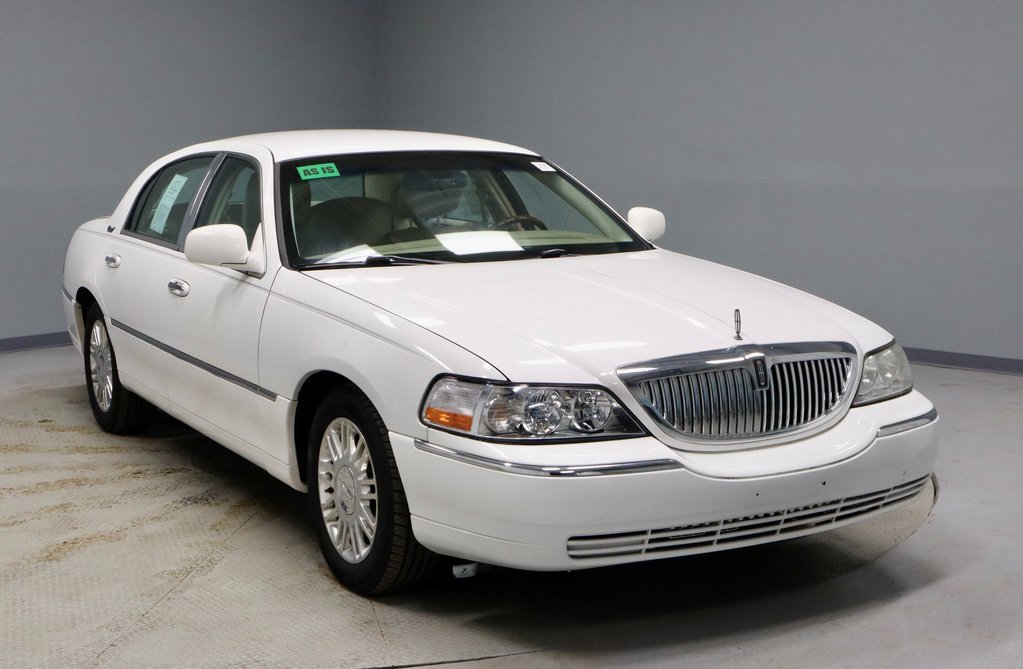 Used 2011 Lincoln Town Car Signature Limited w/ Continental Edition Pkg
