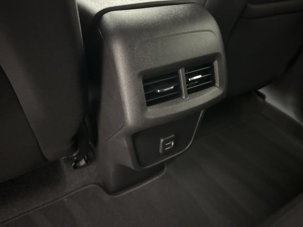 Used 2023 Chevrolet Equinox LS AWD/4WD image 34