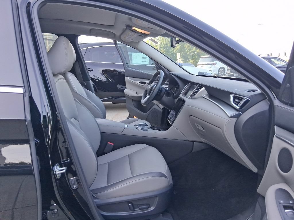Certified 2023 INFINITI QX50 Luxe AWD/4WD image 36