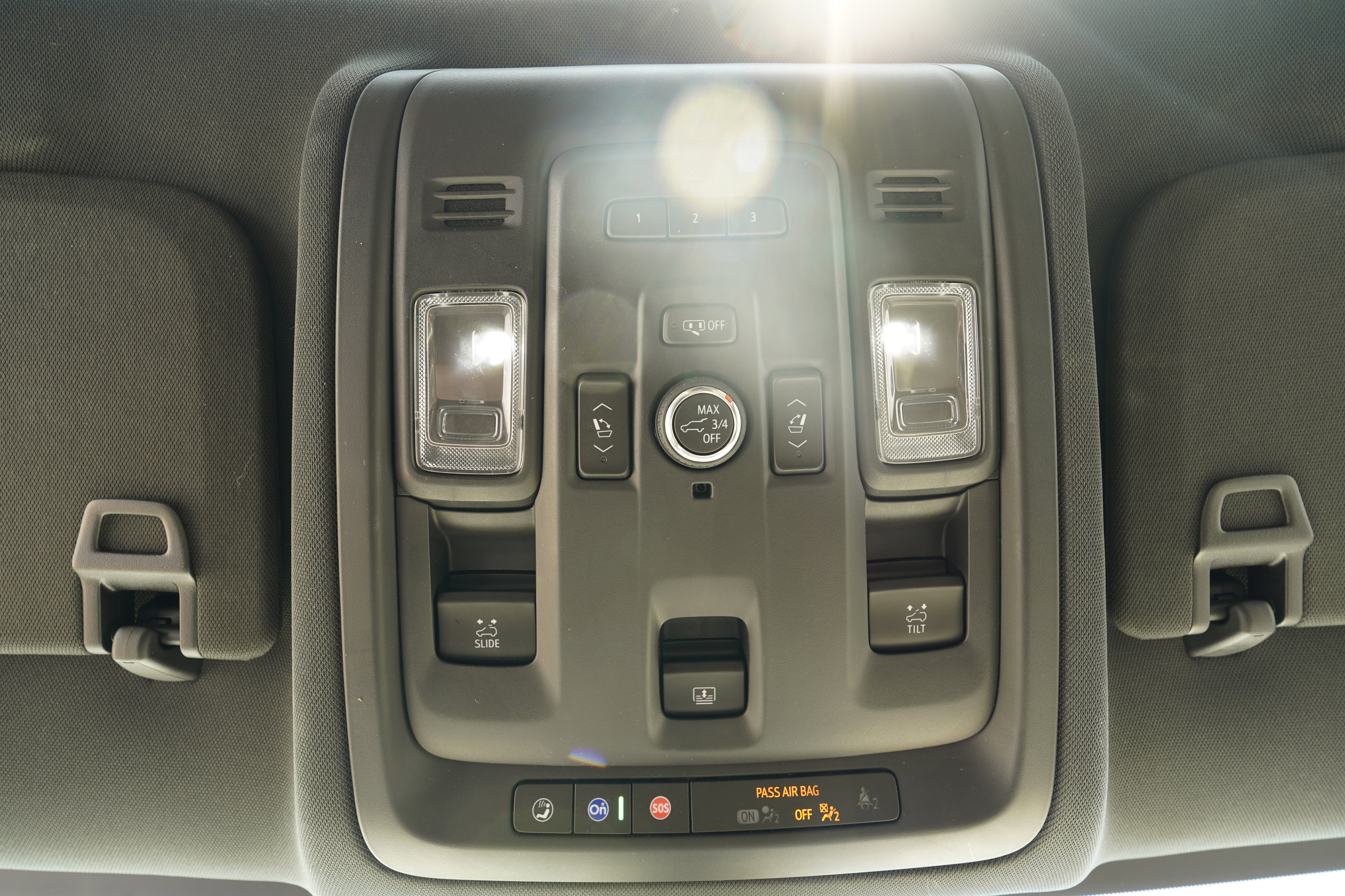 Used 2021 Chevrolet Suburban Premier w/ Premium Package RWD image 28