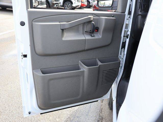 New 2025 GMC Savana 2500 w/ Driver Convenience Package RWD image 25