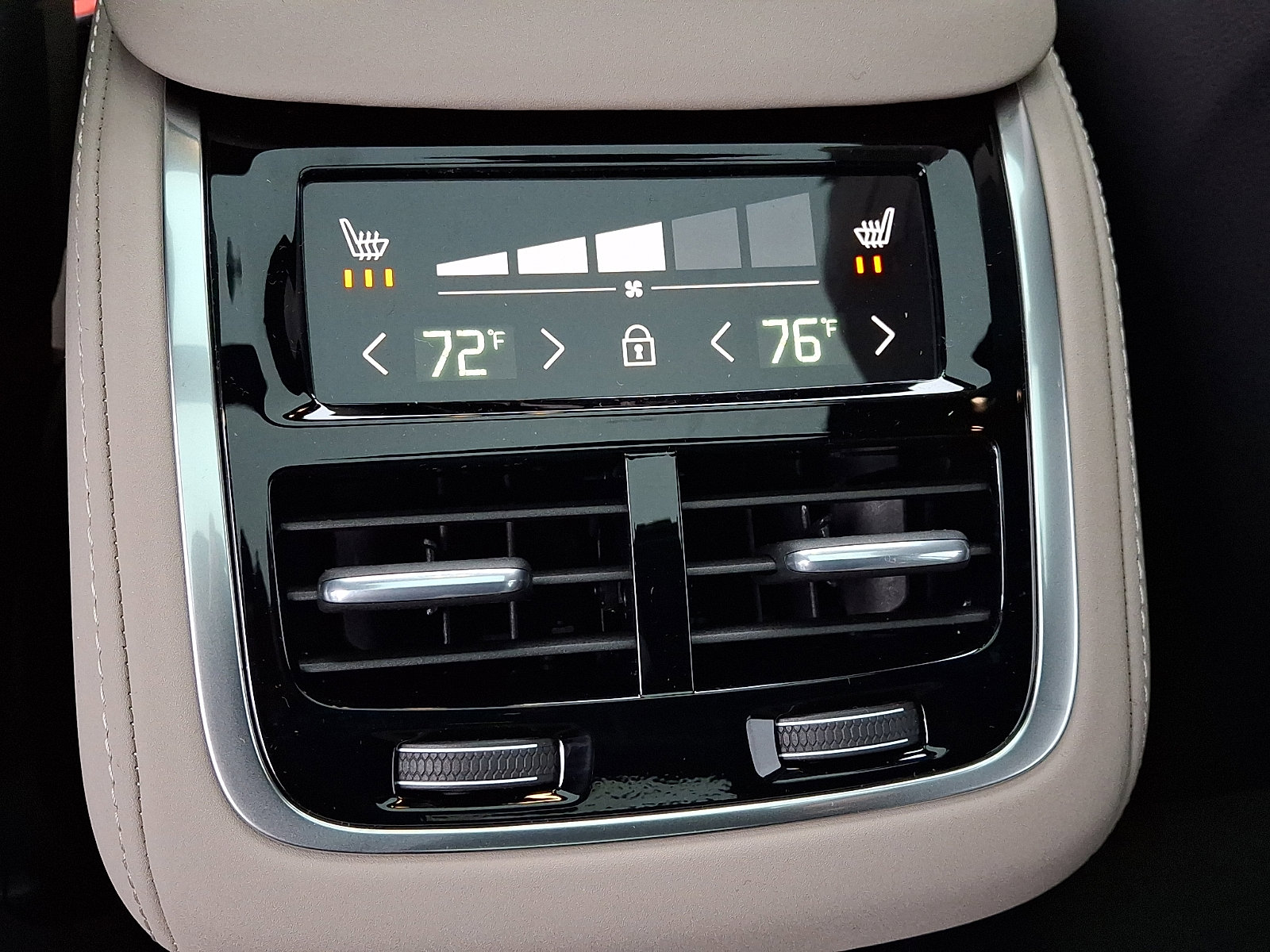 New 2026 Volvo XC90 T8 Ultra w/ Lounge Package image 7