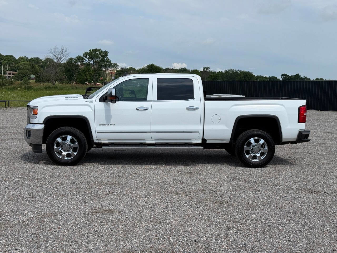 Used 2019 GMC Sierra 3500 SLT w/ Duramax Plus Package AWD/4WD image 9