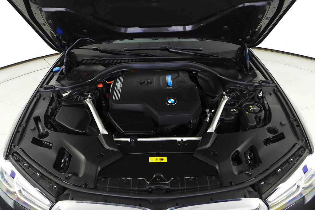 Certified 2023 BMW 530e 530e iPerformance w/ Convenience Package image 6