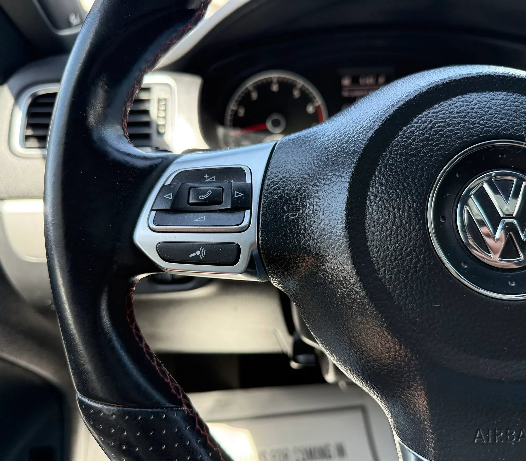 Used 2012 Volkswagen Jetta GLI Autobahn FWD image 13