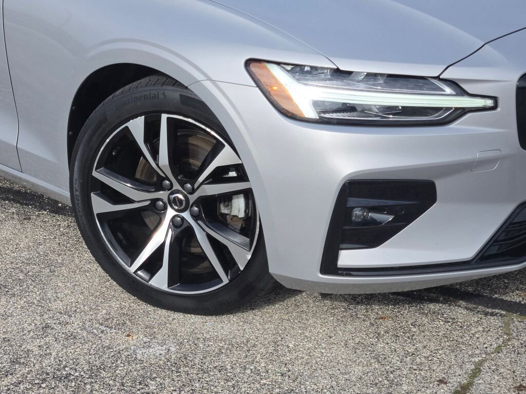 Used 2024 Volvo S60 B5 Core FWD image 3