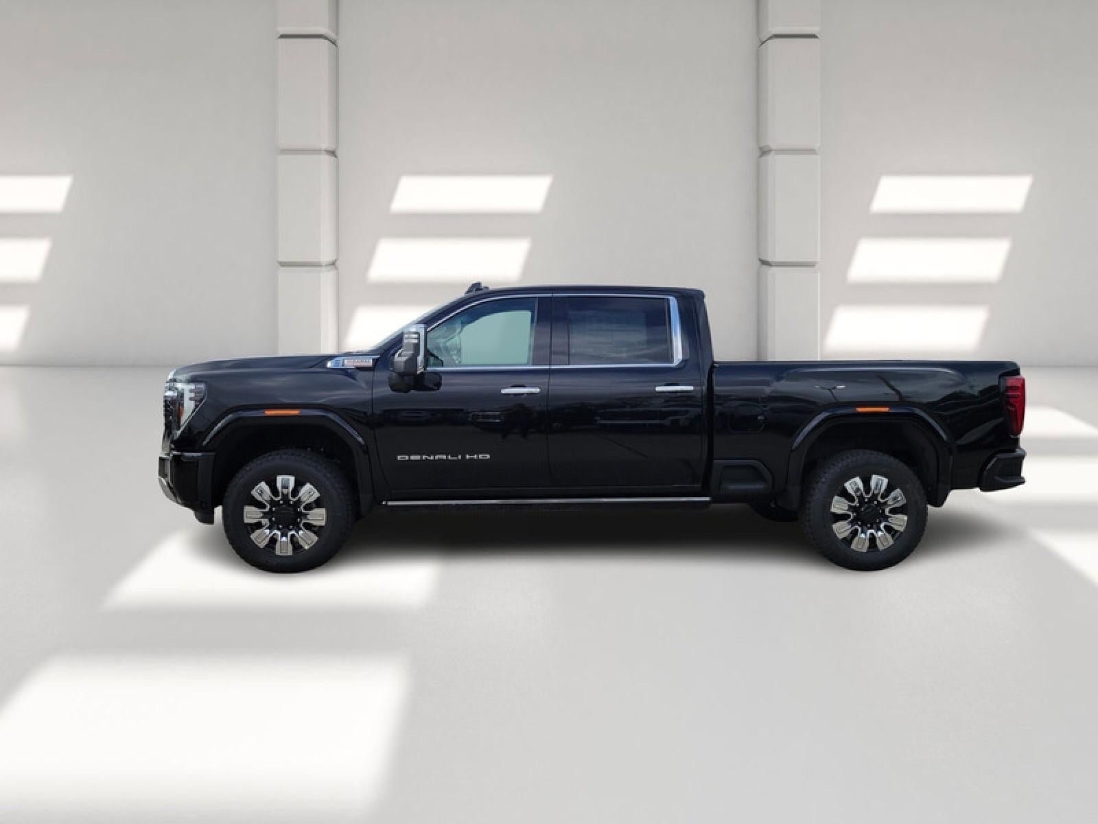 New 2026 GMC Sierra 2500 Denali w/ Denali Reserve Package AWD/4WD image 4