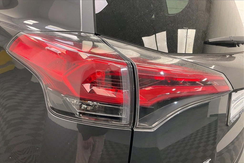 Used 2016 Toyota RAV4 LE image 25