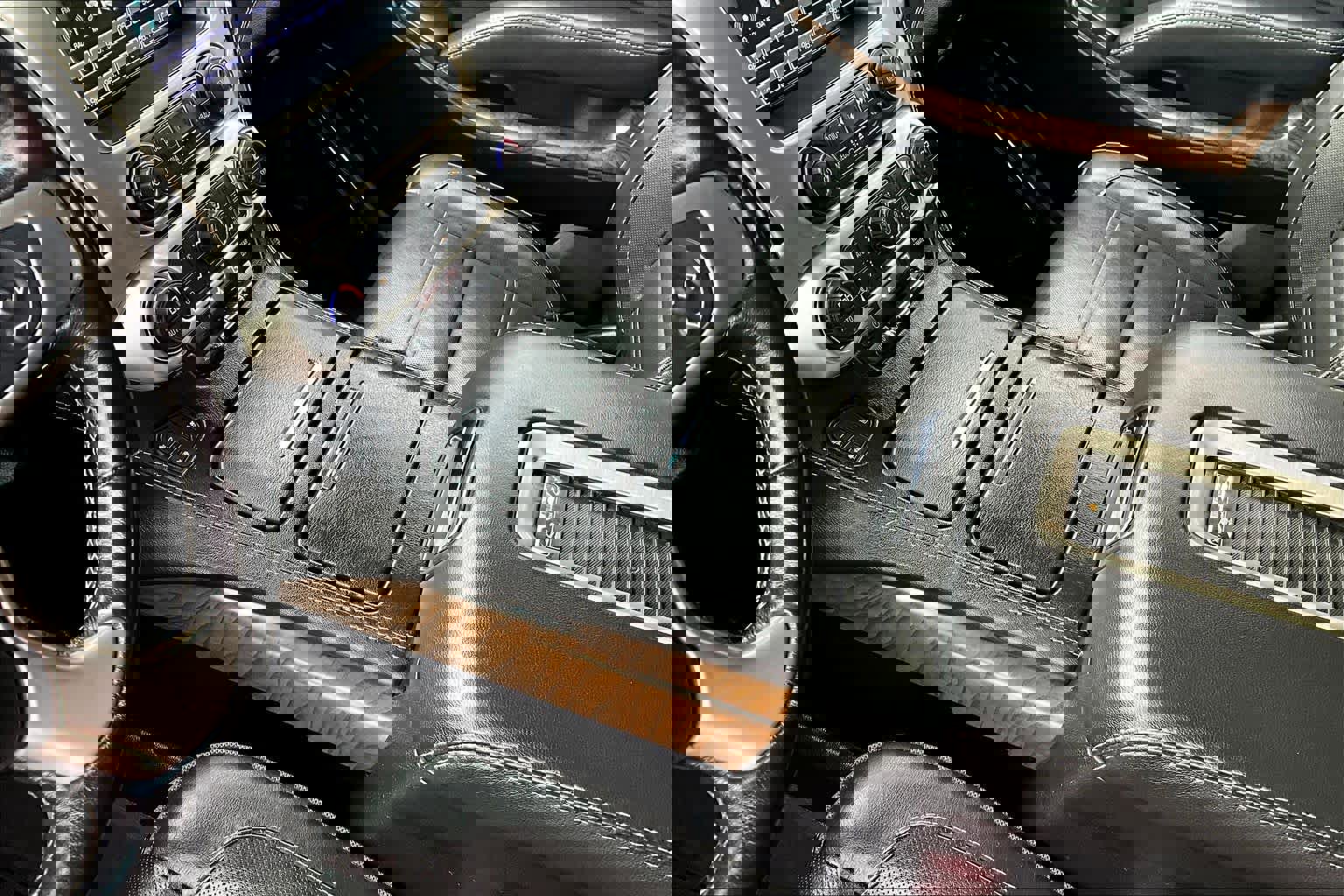 Used 2019 GMC Yukon Denali w/ Denali Ultimate Package image 15