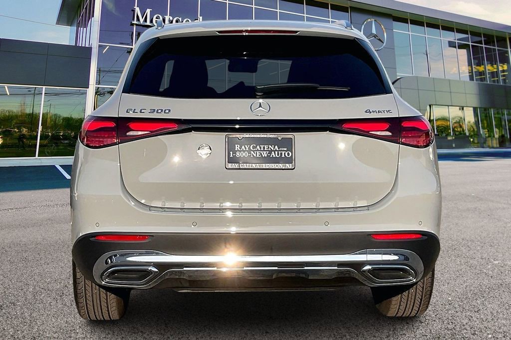 Used 2026 Mercedes-Benz GLC 300 4MATIC image 4