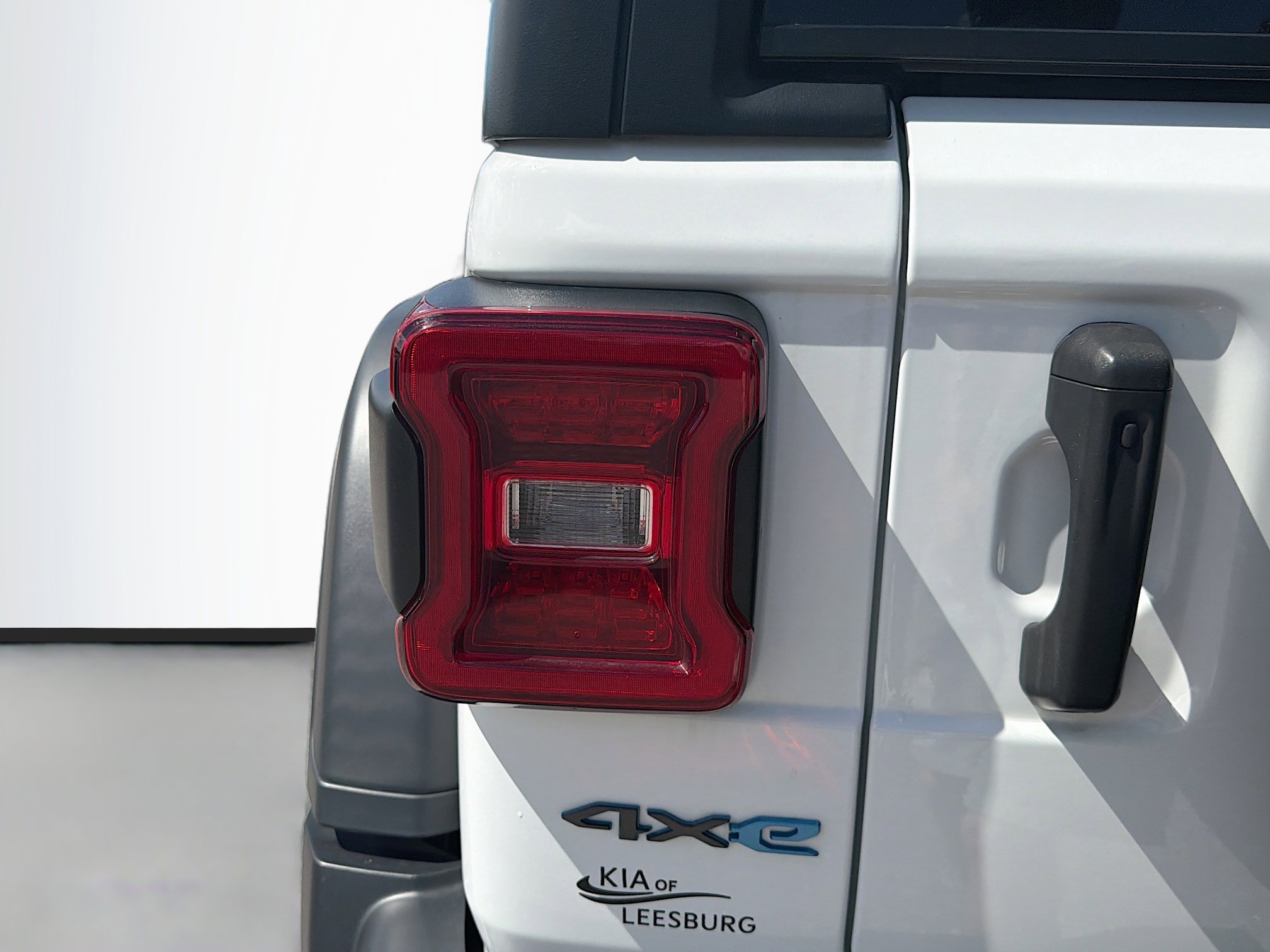 Used 2022 Jeep Wrangler Unlimited Rubicon 4xe w/ Cold Weather Group image 10